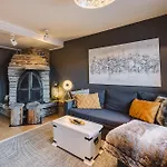 67°n Lapland Lodge Akaslompolo