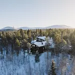 67°n Lapland ロッジ *