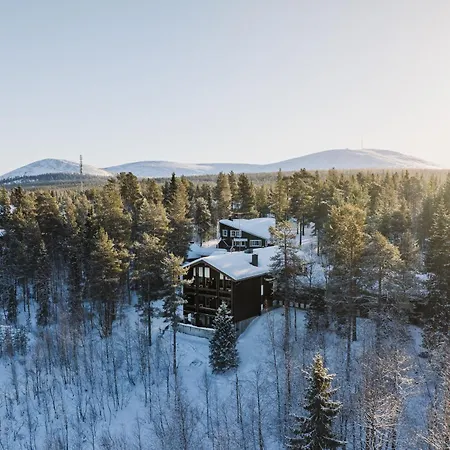 67°n Lapland Lodge *