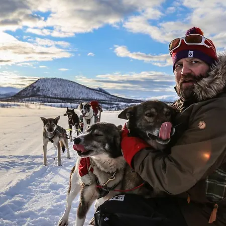 بيت خشبي 67°n Lapland *
