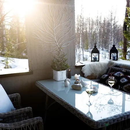 67°n Lapland Lodge *